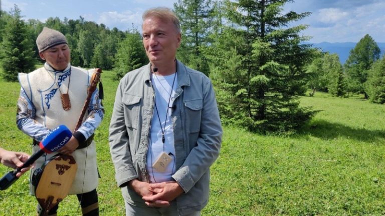 Греф рассказал, почему туристам надо ехать на горный курорт Манжерок