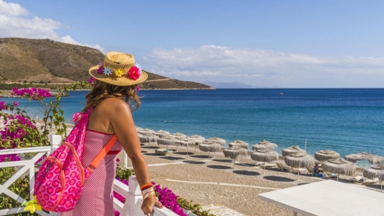 Туроператоры назвали самое популярное направление у россиян этим летом