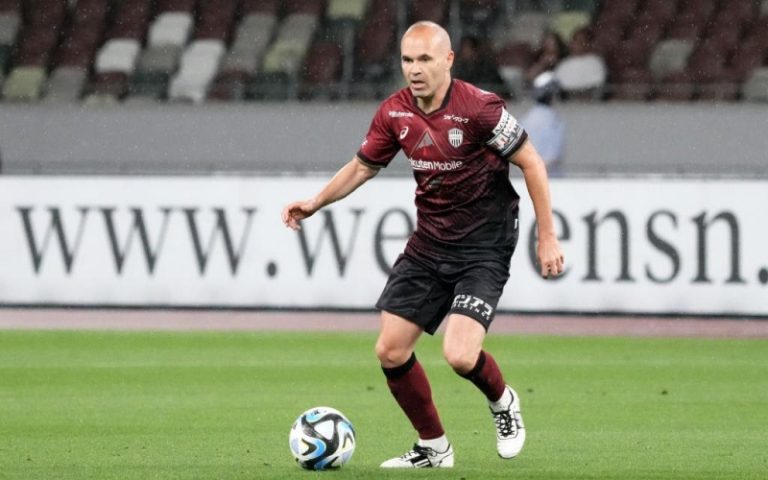 Андрес Иньеста подписал контракт с командой из ОАЭ вместо клуба Месси