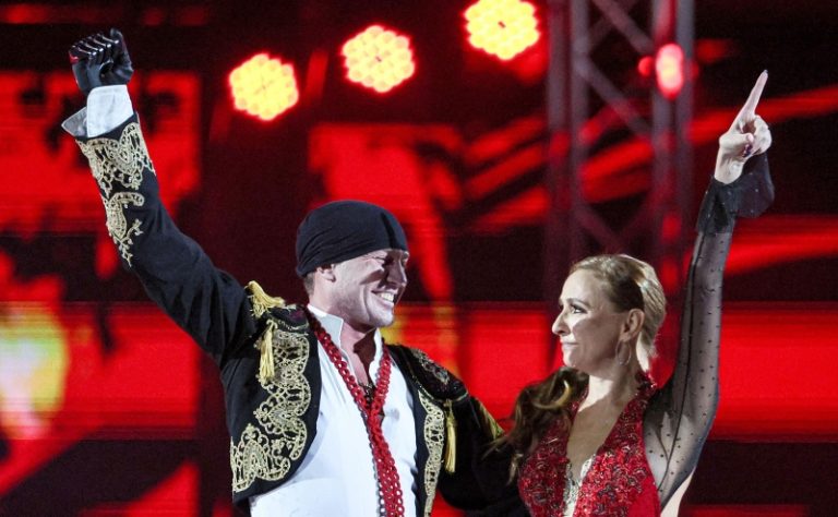 Костомаров исполнил золотой олимпийский номер с Навкой