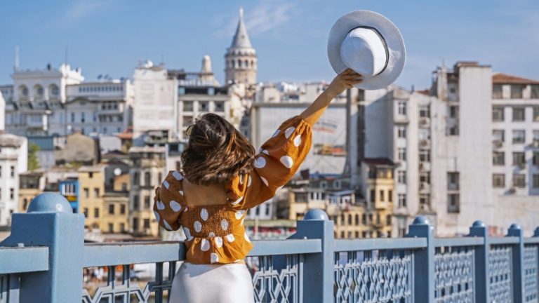 Эксперты назвали самые популярные у туристов страны для поездок весной