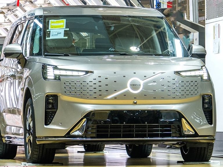 Началось производство китайского Volvo EM90