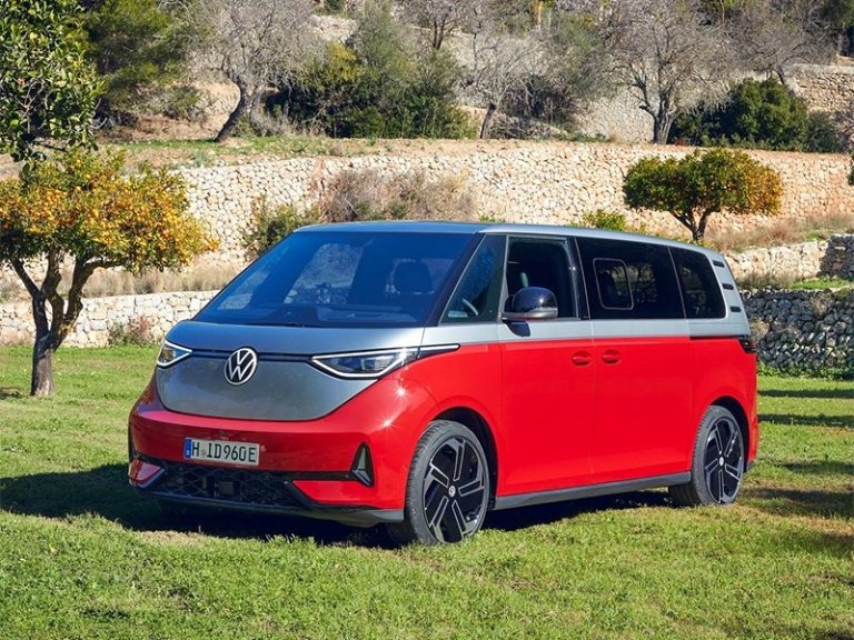 Электрический минивен Volkswagen ID.Buzz стал мощнее и получил полный привод