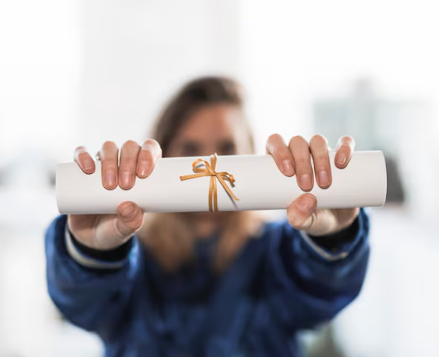 Как написать диплом с профессиональной помощью: секреты успешной работы